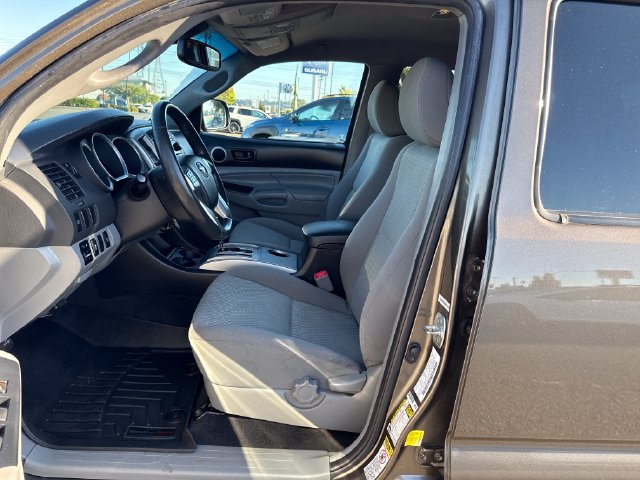 Used 2012 Toyota Tacoma 4x4 Double Cab w/ SR5 Pkg image 16