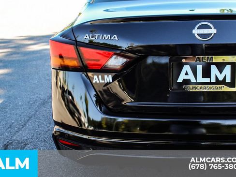 Used 2024 Nissan Altima 2.5 SV FWD image 12