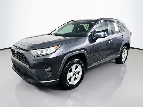 Used 2019 Toyota RAV4 XLE w/ Convenience Package FWD image 10