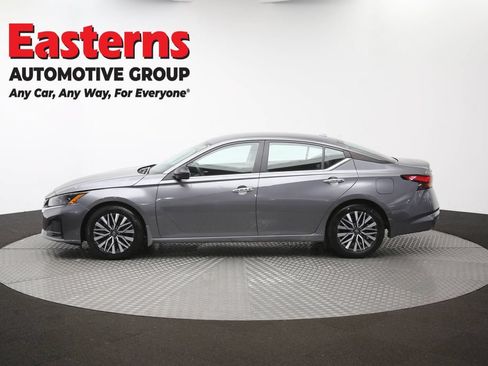 Used 2024 Nissan Altima 2.5 SV FWD image 59