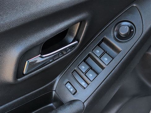 Used 2019 Chevrolet Trax LT w/ Redline Edition image 13