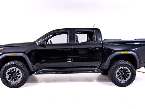 Used 2023 GMC Canyon AT4X w/ Edition 1 AWD/4WD image 2