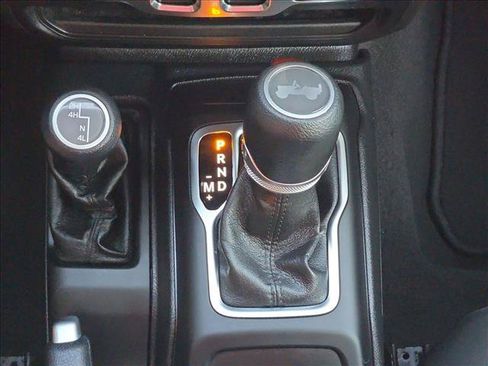 Used 2021 Jeep Wrangler Sport AWD/4WD image 11