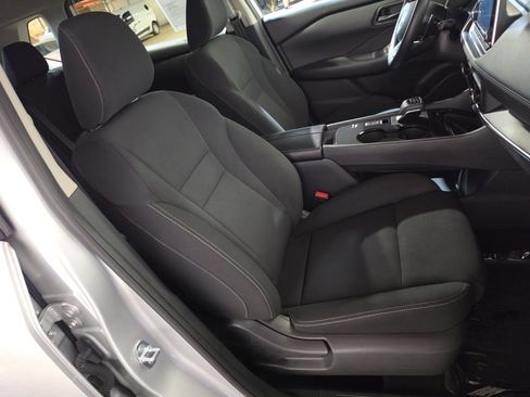 Used 2024 Nissan Rogue S FWD image 24