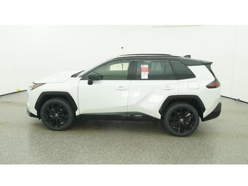 New 2026 Toyota RAV4 XSE w/ Weather Package image 3