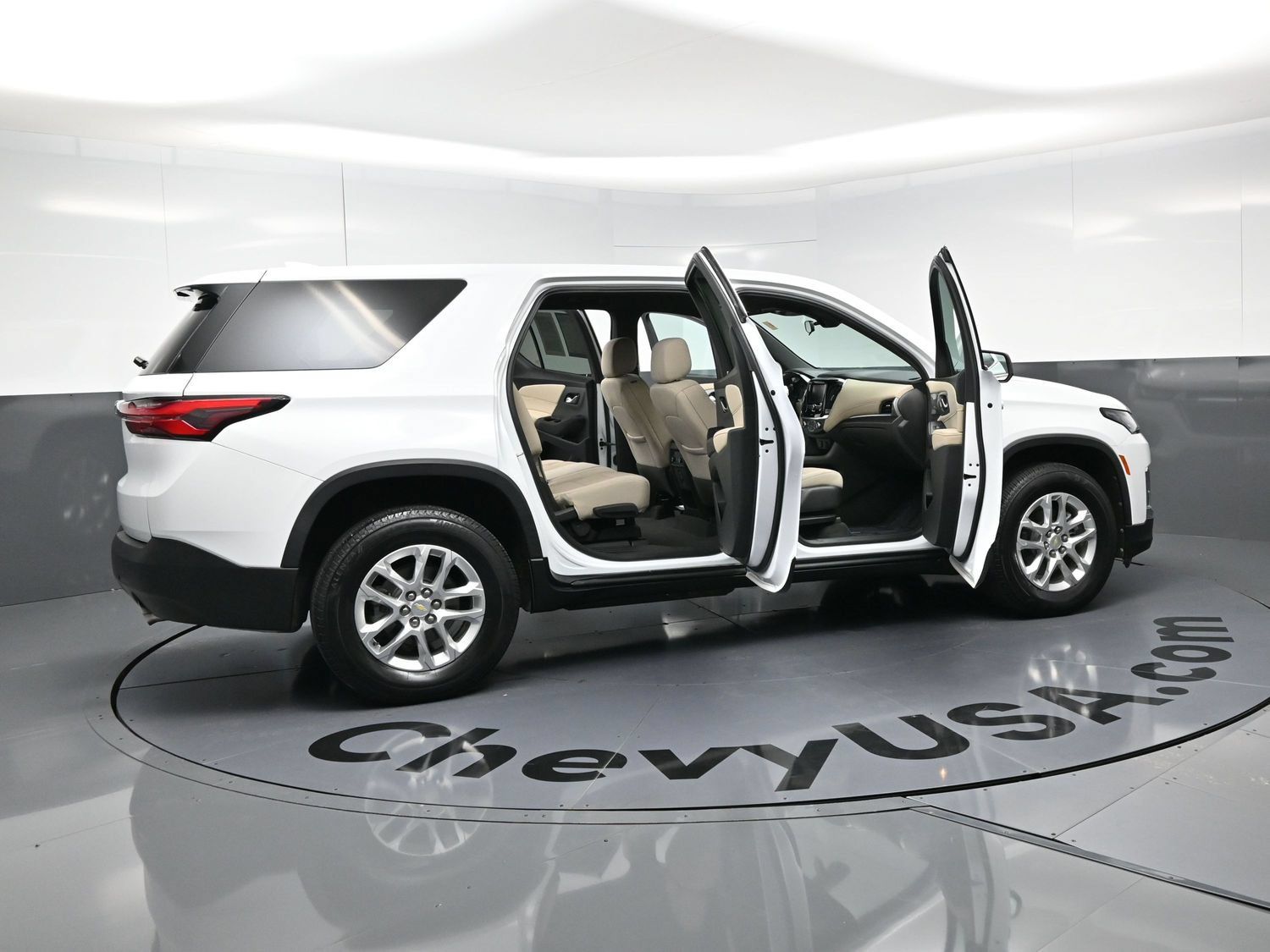 Used 2022 Chevrolet Traverse LS FWD image 25