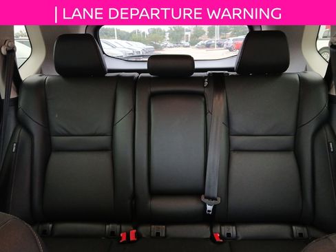 Used 2025 Nissan Rogue SL image 18