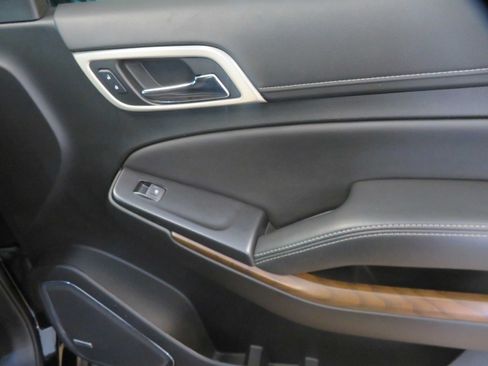 Used 2019 GMC Yukon XL Denali AWD/4WD image 28