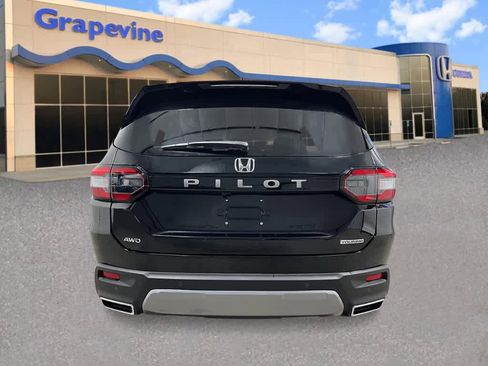 New 2026 Honda Pilot Touring image 32