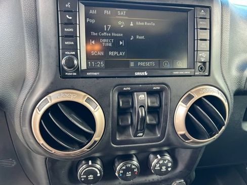 Used 2016 Jeep Wrangler Unlimited Sahara AWD/4WD image 7