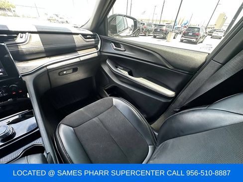 Used 2024 Jeep Grand Cherokee Altitude RWD image 15