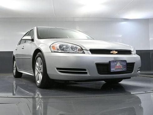 Used 2011 Chevrolet Impala LS FWD image 46