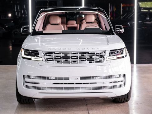 Used 2026 Land Rover Range Rover Long Wheelbase SE AWD/4WD image 3