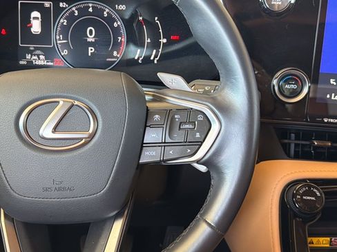 Certified 2025 Lexus NX 250 FWD w/ Accessory Package (Z1) image 16
