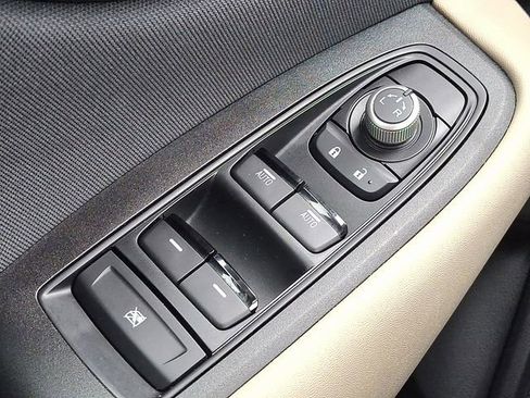 Used 2023 Subaru Outback Premium image 28