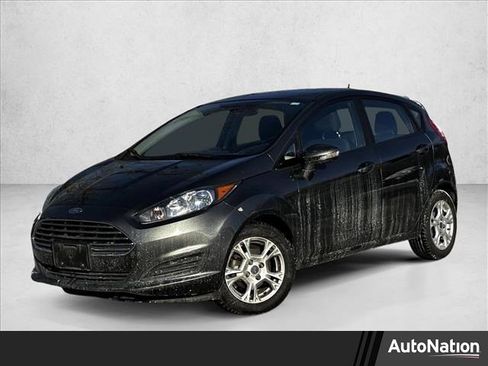 Used 2016 Ford Fiesta SE image 1
