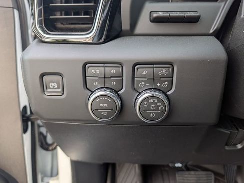 New 2026 GMC Sierra 2500 Denali Ultimate image 15