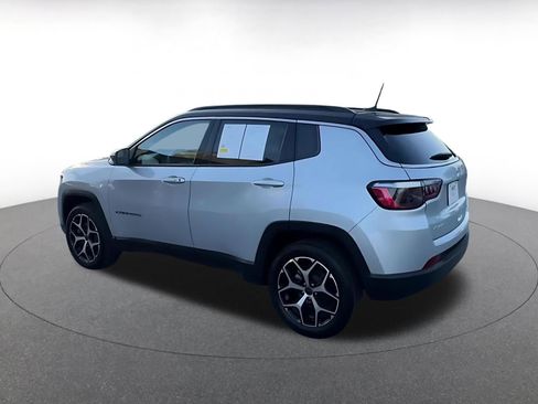 Used 2025 Jeep Compass Limited image 11