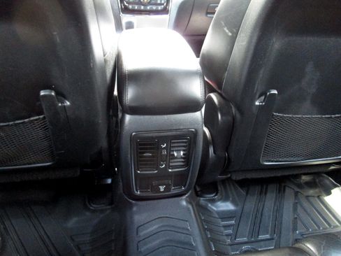 Used 2020 Jeep Grand Cherokee Altitude image 15