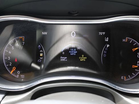 Used 2022 Jeep Grand Cherokee Laredo X RWD image 31