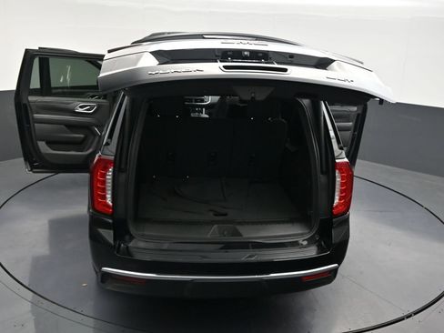 Used 2023 GMC Yukon XL SLT w/ SLT Premium Package RWD image 37