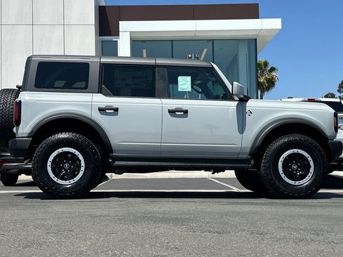 New 2026 Ford Bronco Outer Banks AWD/4WD image 2