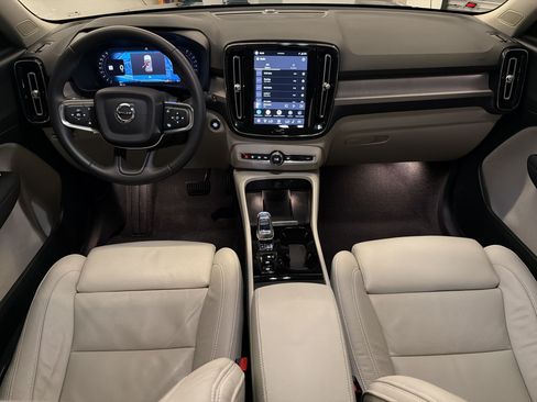 Used 2023 Volvo XC40 B4 Plus w/ Protection Package Premier FWD image 15
