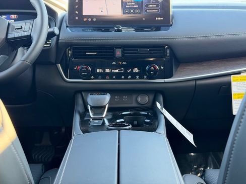 New 2026 Nissan Rogue Platinum w/ Platinum Premium Package AWD/4WD image 26