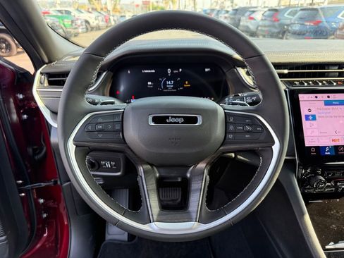 New 2025 Jeep Grand Cherokee L Limited w/ Black Appearance Package image 19