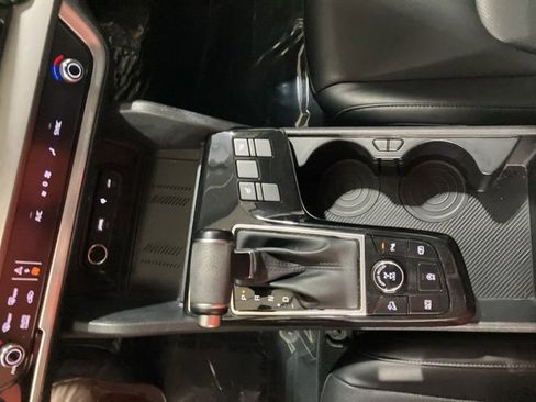 Used 2024 Kia Sportage EX image 18