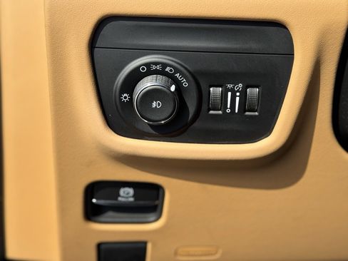 Used 2024 Jeep Grand Cherokee L Summit image 21