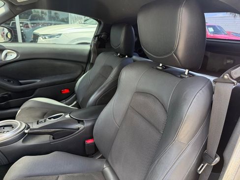 Used 2018 Nissan 370Z Touring image 29