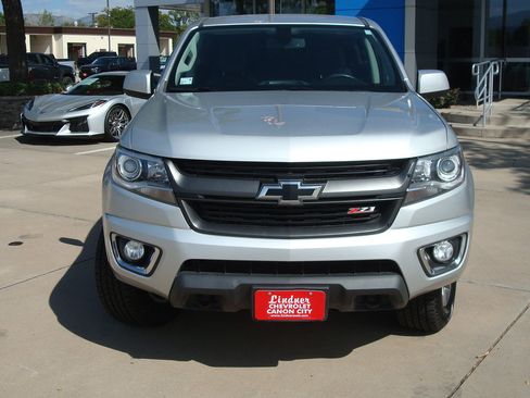 Used 2020 Chevrolet Colorado Z71 AWD/4WD image 2