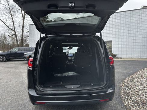 New 2026 Chrysler Pacifica Select w/ S Appearance Package image 6