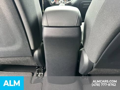 Used 2025 Kia Soul LX w/ LX Technology Package FWD image 26