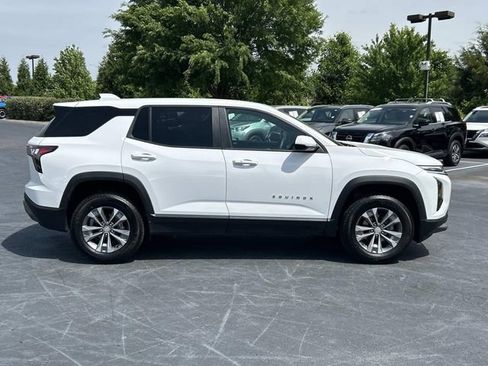 Used 2025 Chevrolet Equinox LT AWD/4WD image 3