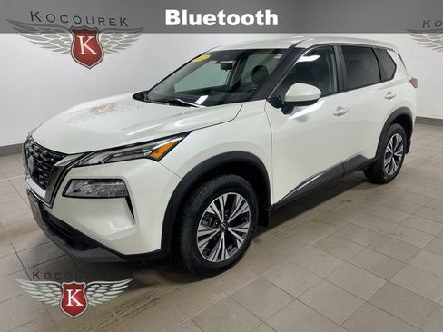 Used 2023 Nissan Rogue SV image 3