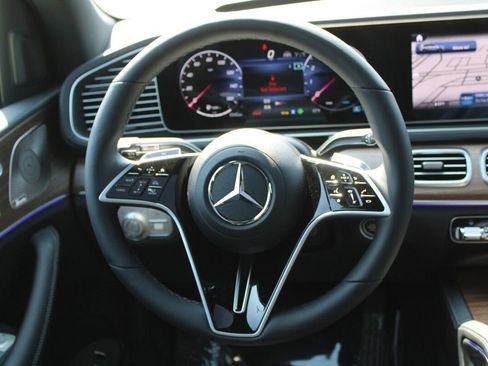 New 2025 Mercedes-Benz GLS 450 4MATIC image 3