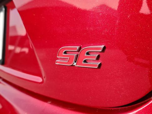 Used 2022 Toyota Corolla SE image 11