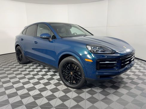 Certified 2025 Porsche Cayenne Coupe image 7