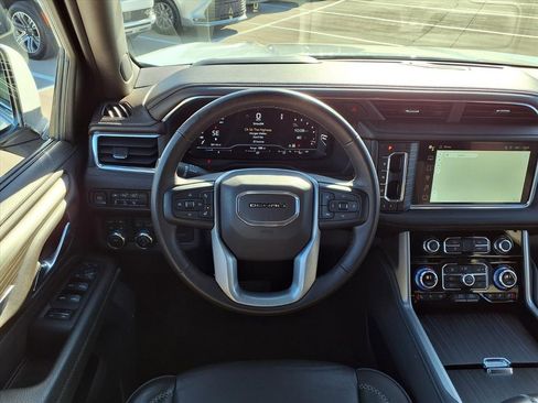 Used 2023 GMC Yukon Denali image 15