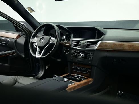 Used 2012 Mercedes-Benz E 350 4MATIC Sedan image 37
