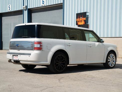 Used 2011 Ford Flex Limited w/ Rapid Spec Order Code image 13