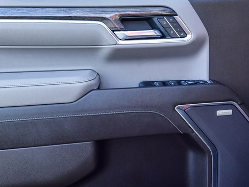 Certified 2022 Chevrolet Silverado 1500 LTZ image 12