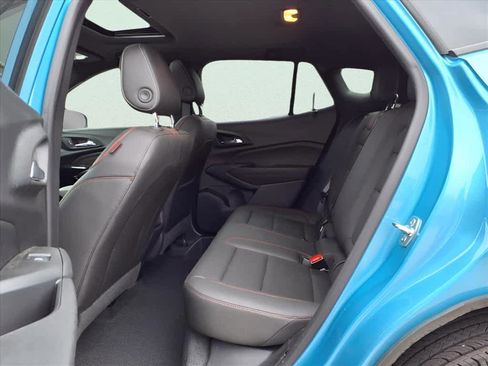 Used 2025 Chevrolet Trax RS w/ Sunroof Package image 10