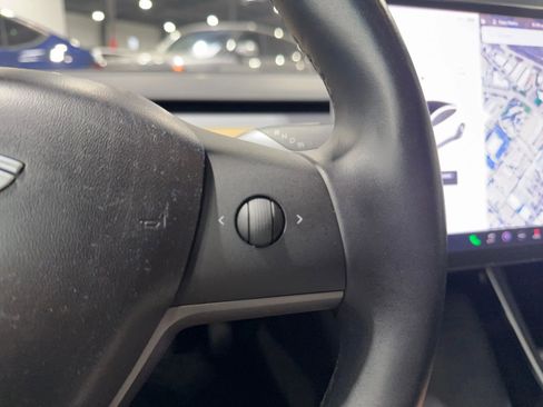 Used 2019 Tesla Model 3 Standard Range image 34