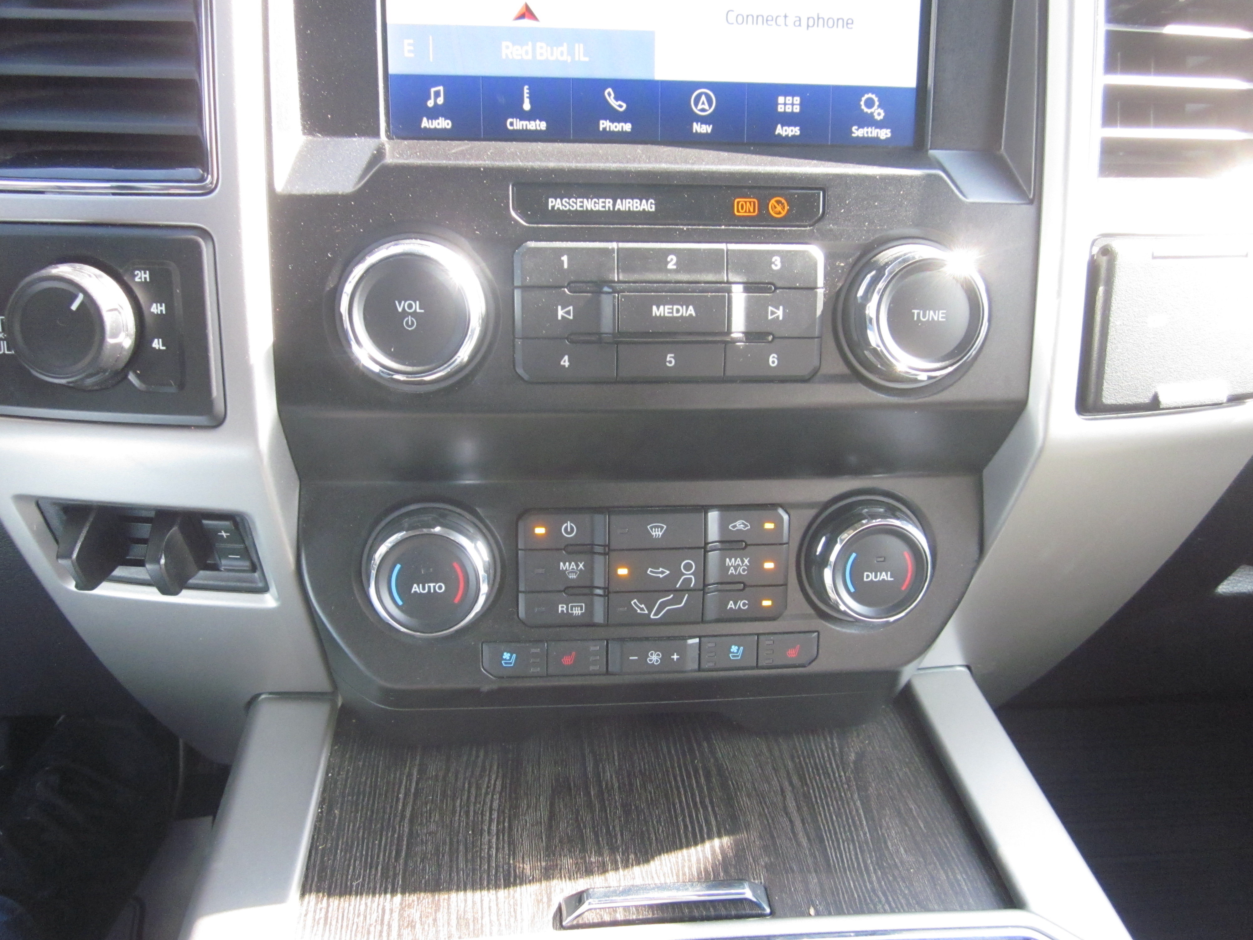 Used 2020 Ford F250 Lariat w/ Lariat Ultimate Package AWD/4WD image 18