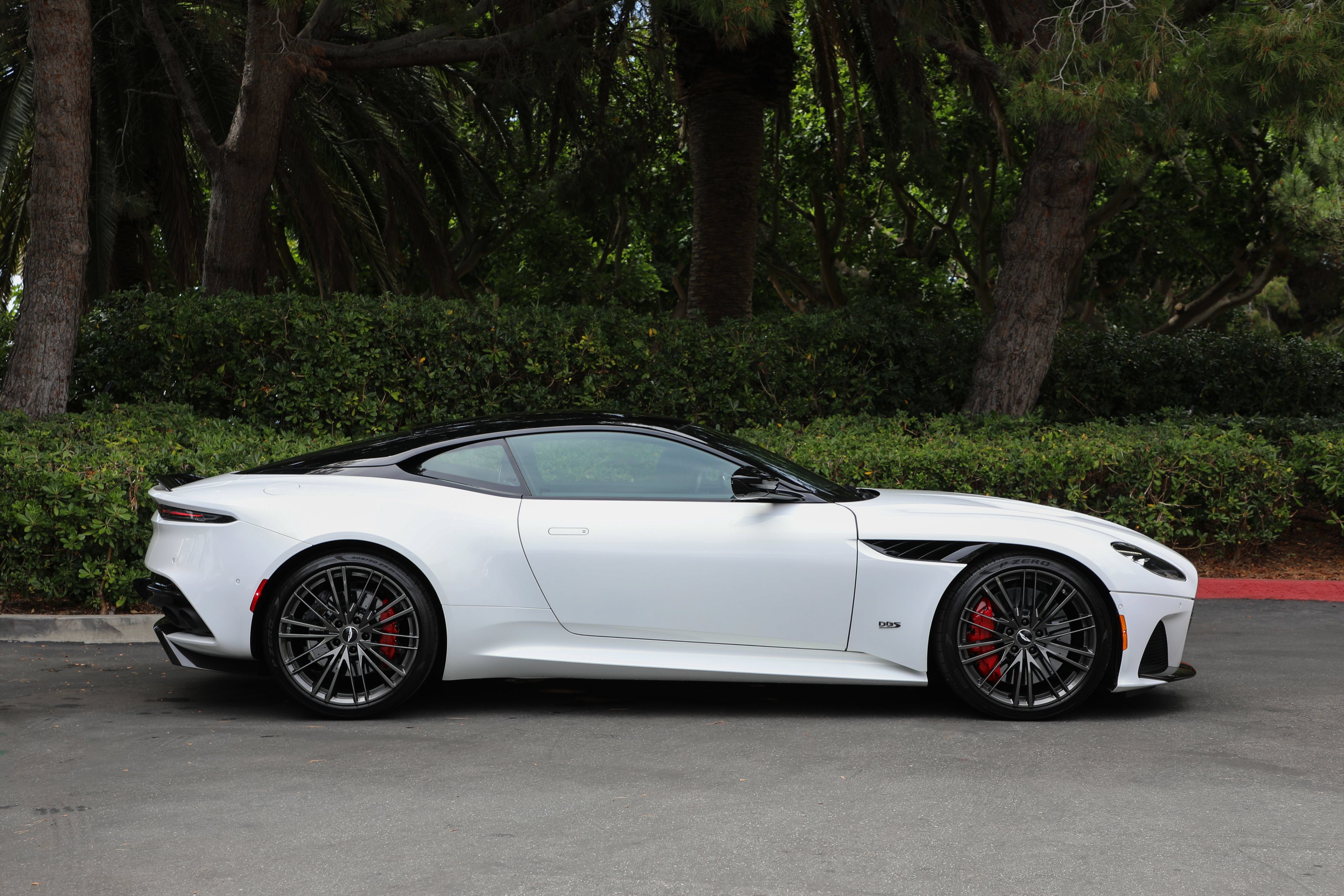 Used 2023 Aston Martin DBS Coupe RWD image 44