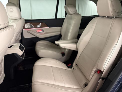 Used 2024 Mercedes-Benz GLS 450 4MATIC image 21