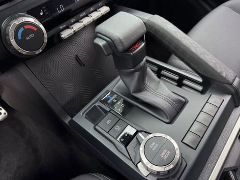 Used 2025 Toyota Tacoma TRD Sport AWD/4WD image 20